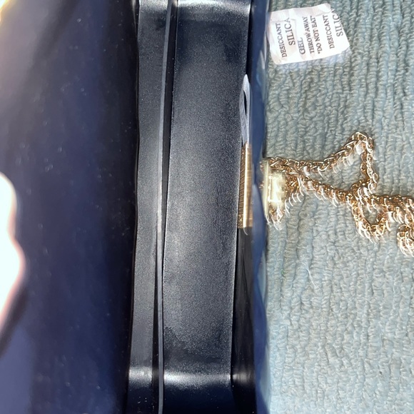 Deluxity LA  Jelly bag  2 way Quilted Crossbody / shoulder bag  Navy/ Gold chain - Picture 12 of 13